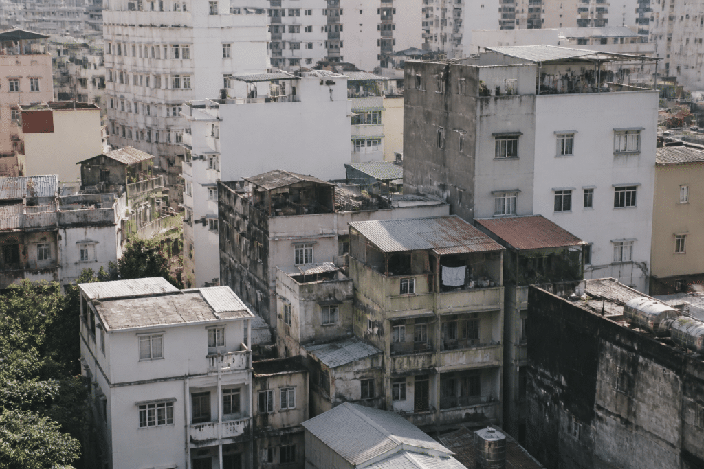 Immeubles denses avec petite superficie urbaine compacte