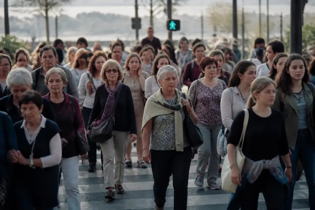 Pyramide des âges montrant femmes majorité population française
